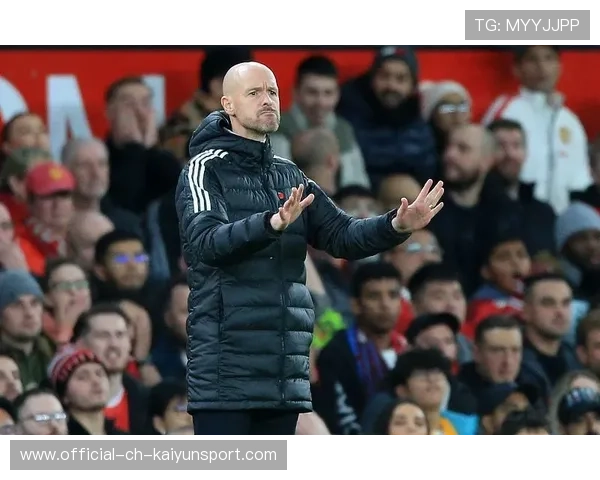 C罗回归曼联！滕哈赫的战术密码与更衣室动态大揭秘，滕哈格曼联