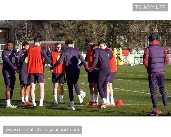 曼联引援候选名单曝光，多国球探参与，曼联引进球员